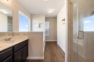 992 Crossing Dr, Bryan, TX 77803 - Photo 10