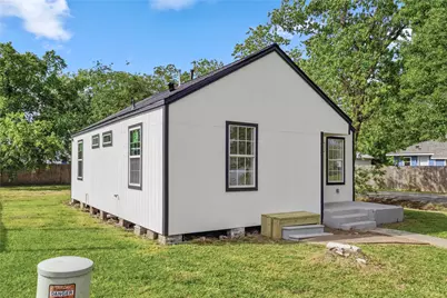 300 Hafer St, Baytown, TX 77520 - Photo 4