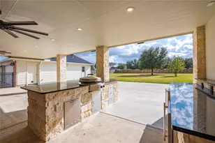 3913 Summer Manor Dr, League City, TX 77573 - Photo 10