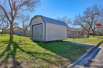 122 Ave E, Shiner, TX 77984 - Photo 38