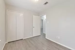 1204 S Holly Ave, Cleveland, TX 77327 - Photo 14