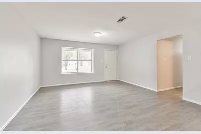 1204 S Holly Avenue, Cleveland, TX 77327 - Photo 4