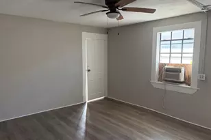 6139 Belcrest St, Houston, TX 77033 - Photo 20