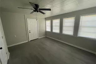 6139 Belcrest St, Houston, TX 77033 - Photo 12