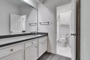 2525 Nantucket Dr, Houston, TX 77057 - Photo 20