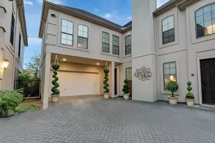 2525 Nantucket Dr, Houston, TX 77057 - Photo 1