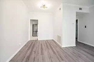 2475 Underwood St, Houston, TX 77030 - Photo 2