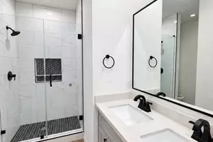 1076 Dewalt St, Houston, TX 77088 - Photo 6
