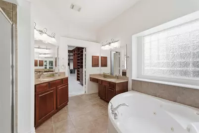 58 N Scribewood Circle, The Woodlands, TX 77382 - Photo 14