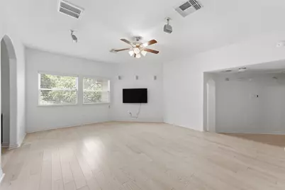 58 N Scribewood Circle, The Woodlands, TX 77382 - Photo 18