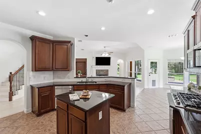 58 N Scribewood Circle, The Woodlands, TX 77382 - Photo 10