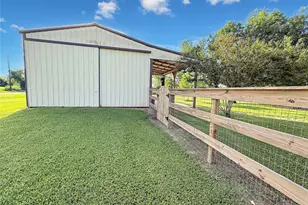 807 Mill Rd, Angleton, TX 77515 - Photo 38