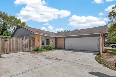 16643 Seawolf Drive, Houston, TX 77062 - Photo 1
