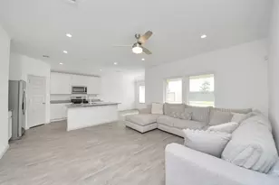 3521 Rockefeller Rd, Texas City, TX 77591 - Photo 10