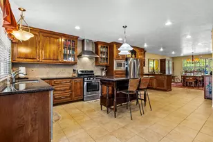 235 S Cir Dr, Livingston, TX 77351 - Photo 10