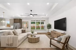 271 S College St, La Grange, TX 78945 - Photo 2