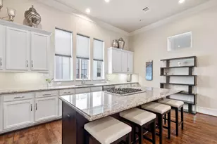 249 E 27th St, Houston, TX 77008 - Photo 10