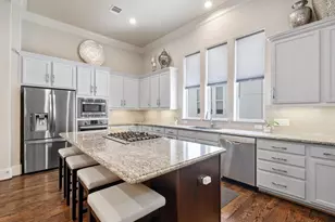 249 E 27th St, Houston, TX 77008 - Photo 12