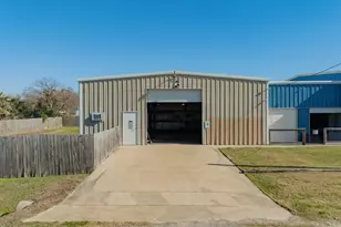 341 5th St, Dickinson, TX 77539 - Photo 4