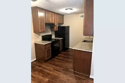 1008 N Houston Avenue, Livingston, TX 77351 - Photo 2