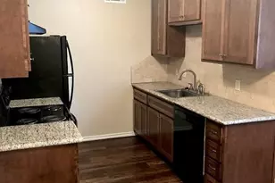 1008 N Houston Ave, Livingston, TX 77351 - Photo 6
