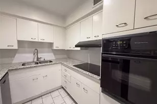 2600 Bellefontaine St, Houston, TX 77025 - Photo 8