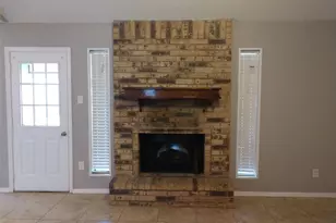 1902 Laura Ln, La Porte, TX 77571 - Photo 4