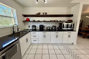 4183 County Rd 571, West Columbia, TX 77486 - Photo 4