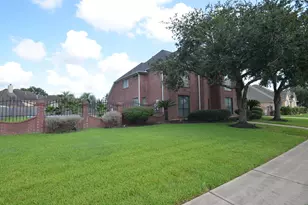 2110 5 Iron Dr, Houston, TX 77089 - Photo 2