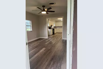 638 W Leblanc Street, Winnie, TX 77665 - Photo 2