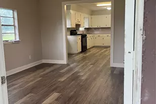 638 W Leblanc St, Winnie, TX 77665 - Photo 2