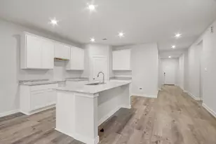 16980 Hazelnut Dr, Conroe, TX 77302 - Photo 4