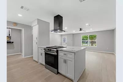 5039 Briscoe Street, Houston, TX 77033 - Photo 6