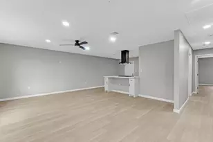 5039 Briscoe St, Houston, TX 77033 - Photo 8