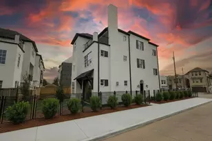 2704 Maxroy Dr, Houston, TX 77007 - Photo 4