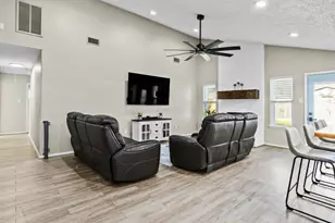 467 Reseda Dr, Houston, TX 77598 - Photo 6