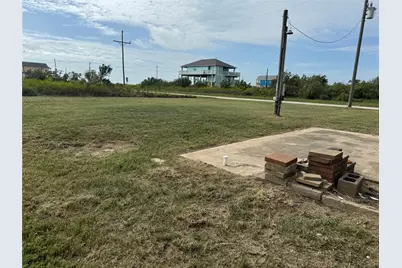 1028 Waco Road, Gilchrist, TX 77617 - Photo 4
