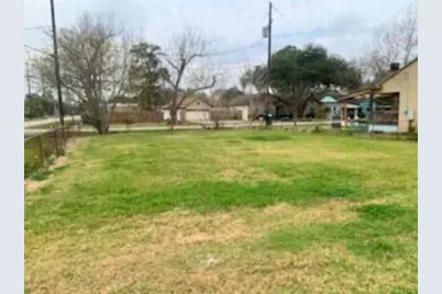 245 E Pipkin Street #C, Beaumont, TX 77705 - Photo 6