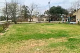 245 E Pipkin St, Beaumont, TX 77705 - Photo 6