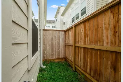 726 Carriage Knolls Drive, Houston, TX 77008 - Photo 36