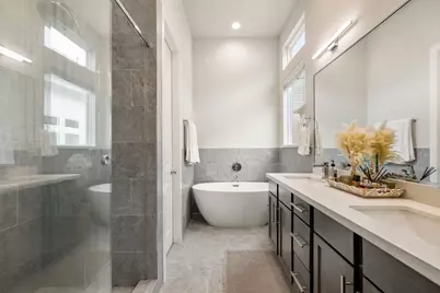 726 Carriage Knolls Drive, Houston, TX 77008 - Photo 22
