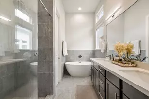 726 Carriage Knls Dr, Houston, TX 77008 - Photo 22