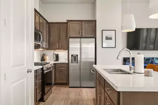 726 Carriage Knls Dr, Houston, TX 77008 - Photo 16