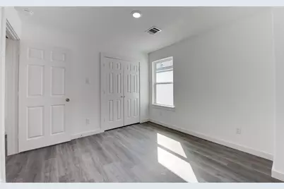 8126 Sterlingshire Street #B, Houston, TX 77078 - Photo 14