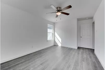 8126 Sterlingshire Street #B, Houston, TX 77078 - Photo 16