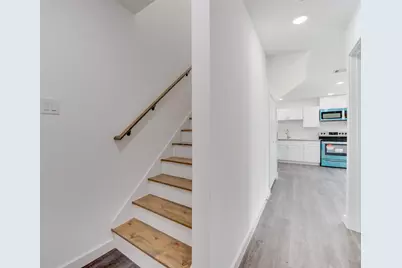 8126 Sterlingshire Street #B, Houston, TX 77078 - Photo 10