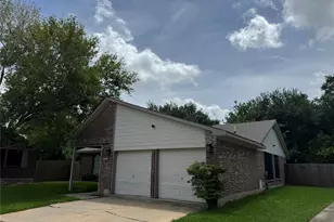 11514 Camphorwood Dr, Houston, TX 77089 - Photo 2
