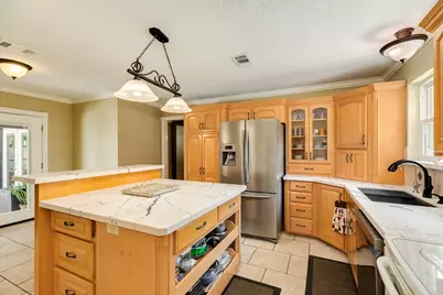 54 Royal Oak Circle, Lake Jackson, TX 77566 - Photo 16