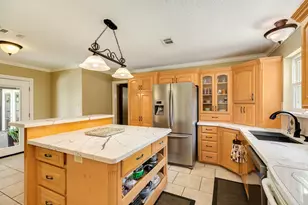 54 Royal Oak Cir, Lake Jackson, TX 77566 - Photo 16