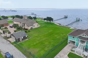 1714 Roscoe St, La Porte, TX 77571 - Photo 1